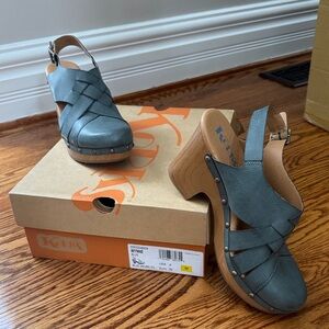 Brand New Kork-Ease Women's Gray Leather Mules